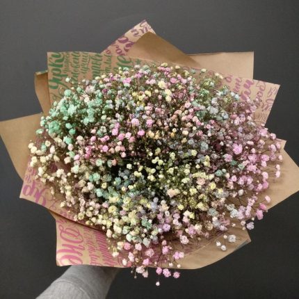 Букет из радужной гипсофилы Радужное сияние