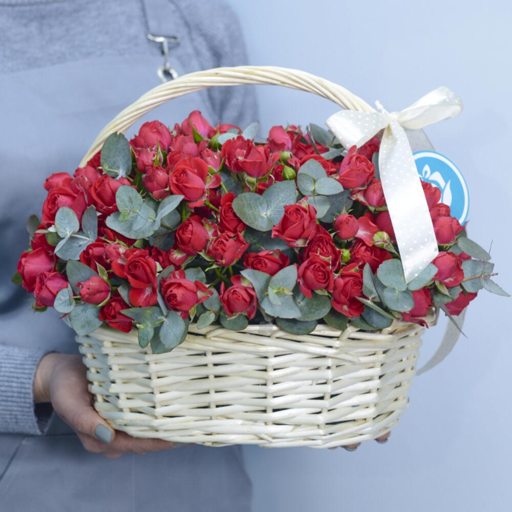 Корзина с кустовыми цветами Amelia